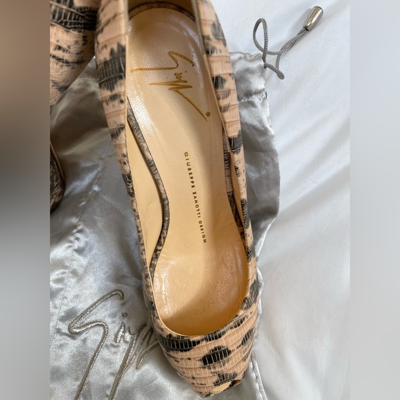 Giuseppe Zanotti Python Snakeskin Neutral Stilettos - Sz 35.5 IT - Picture 4 of 6